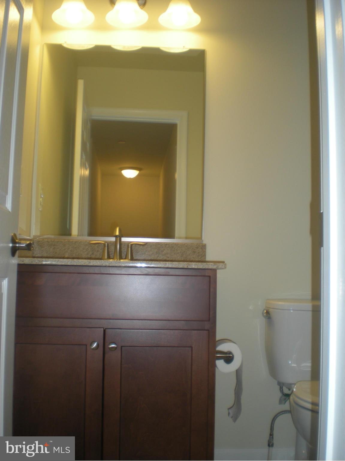 BARNETT AVENUE TOWNHOMES - Residential Lease