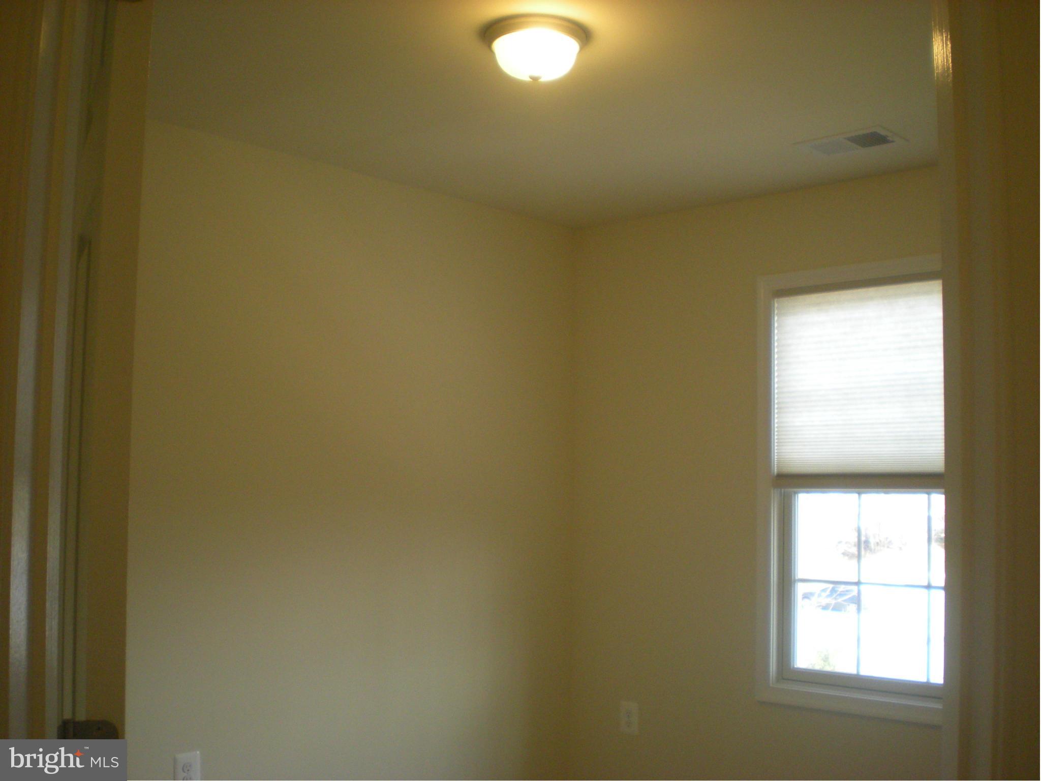 BARNETT AVENUE TOWNHOMES - Residential Lease