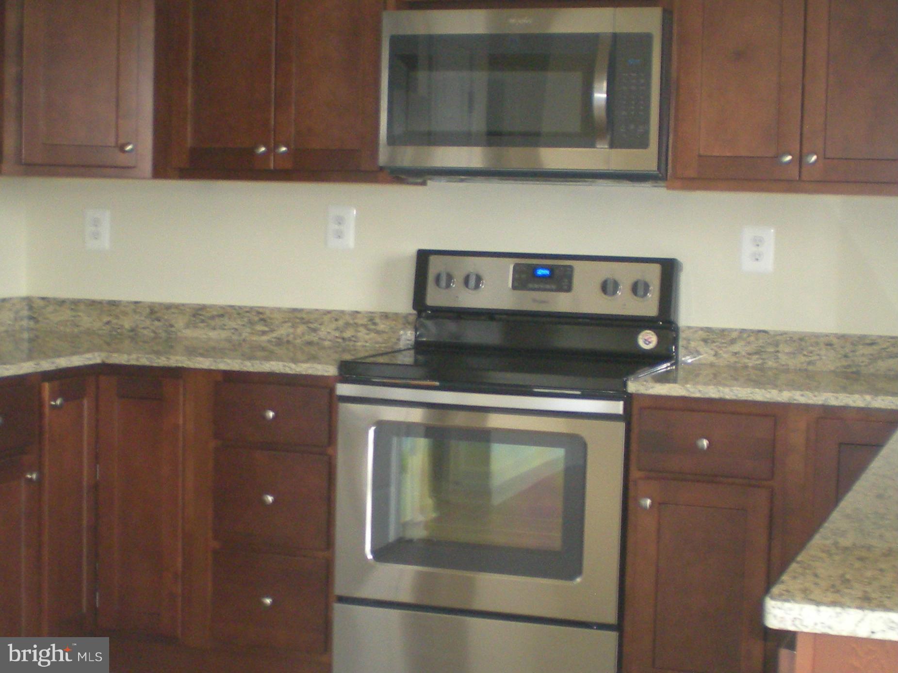 BARNETT AVENUE TOWNHOMES - Residential Lease