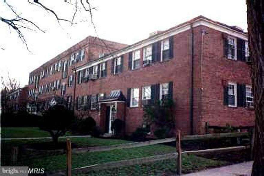 Great 2 bedroom/1 bathroom condo in Columbia Pike corridor. Freshly painted, recently updated and ready for you! This unit includes all new appliances, new carpet, new ceiling fans, new counter tops, and updated kitchen and bathroom. Convenient to shopping, restaurants, public transit, Arlington Mill Center. Condo fee covers all utilities.