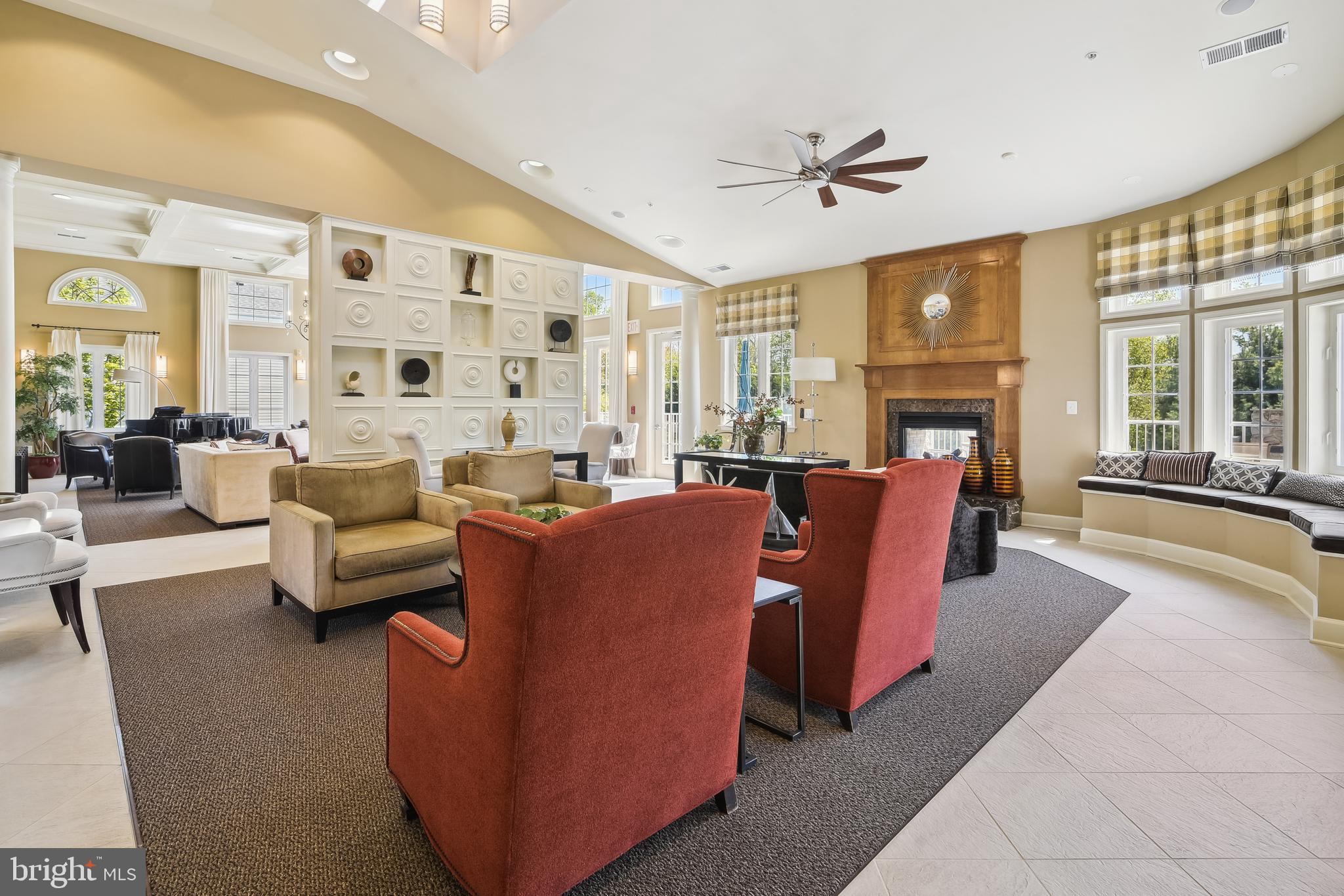 FOUR SEASONS - Residential