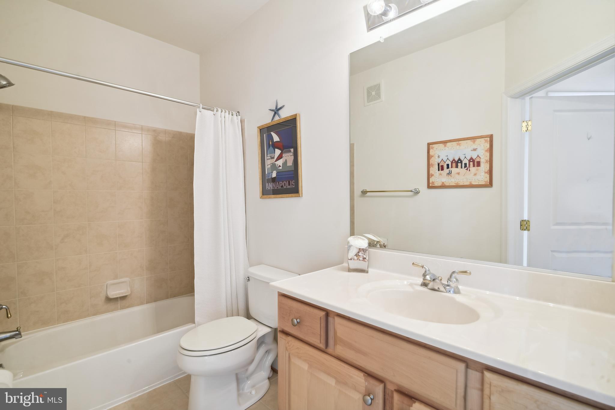 FOUR SEASONS - Residential