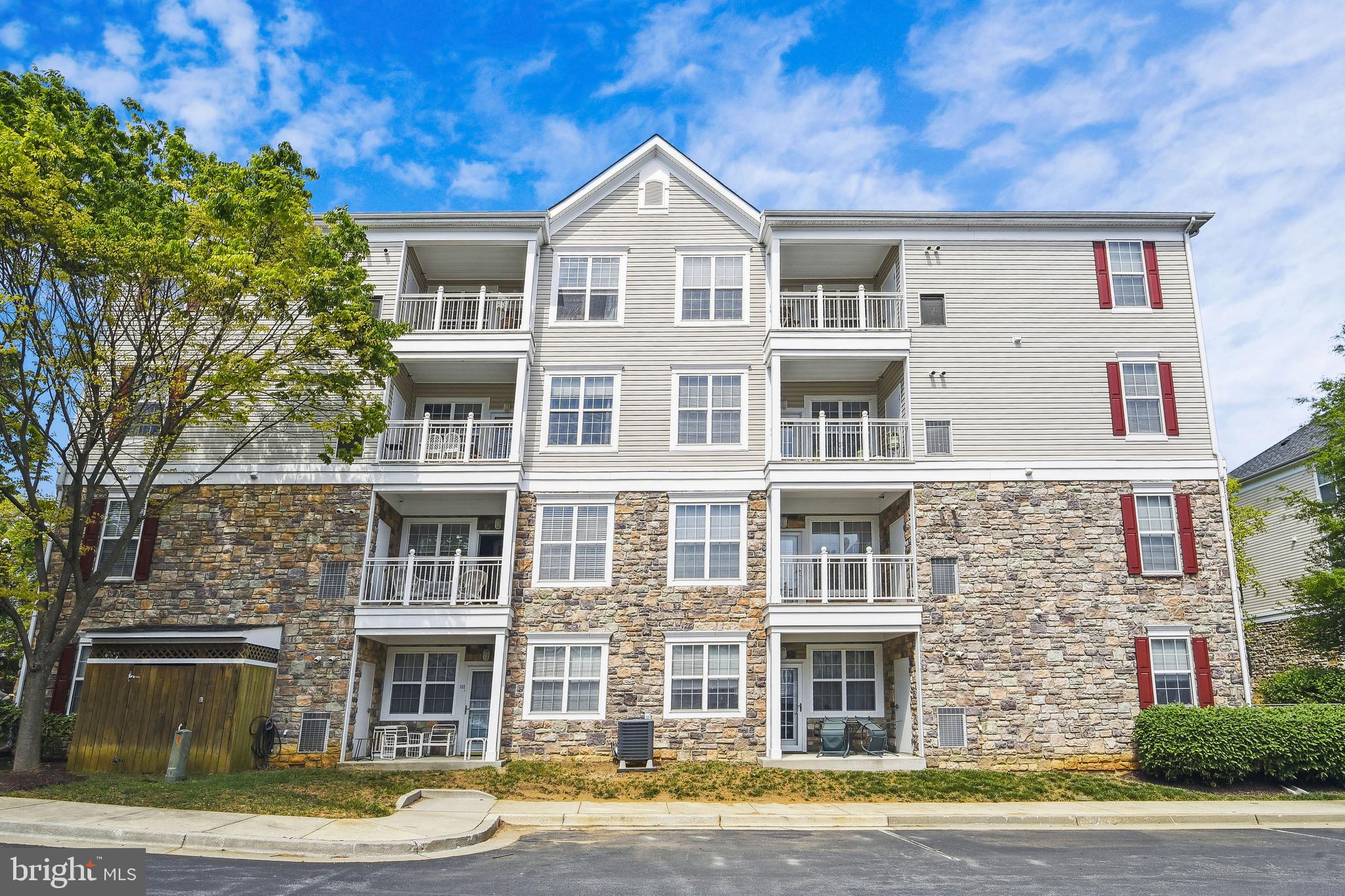 FOUR SEASONS - Residential