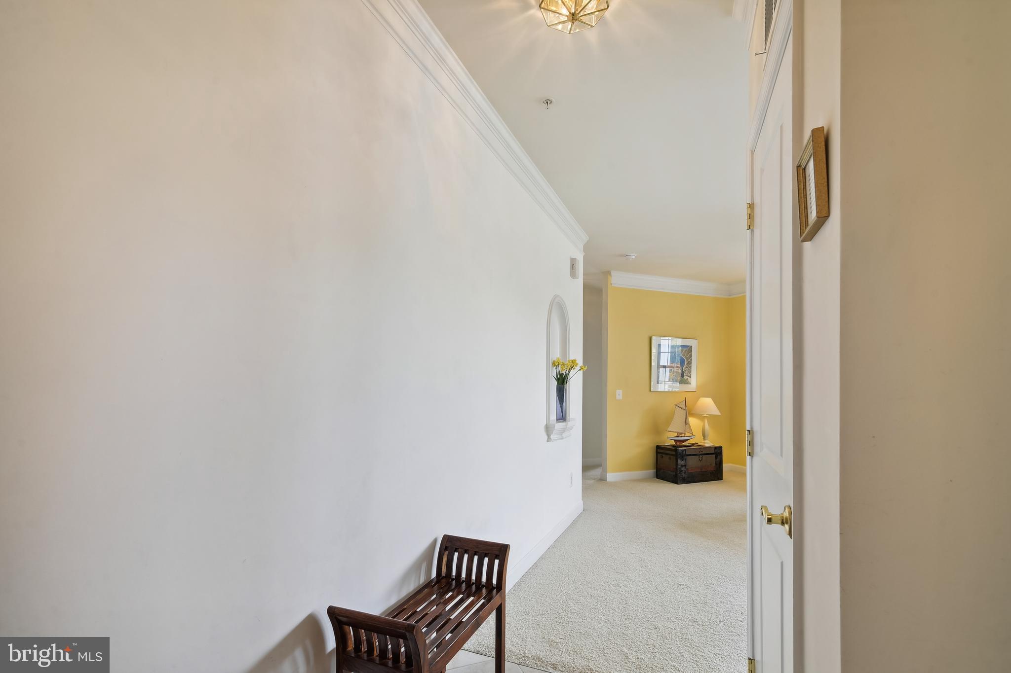 FOUR SEASONS - Residential