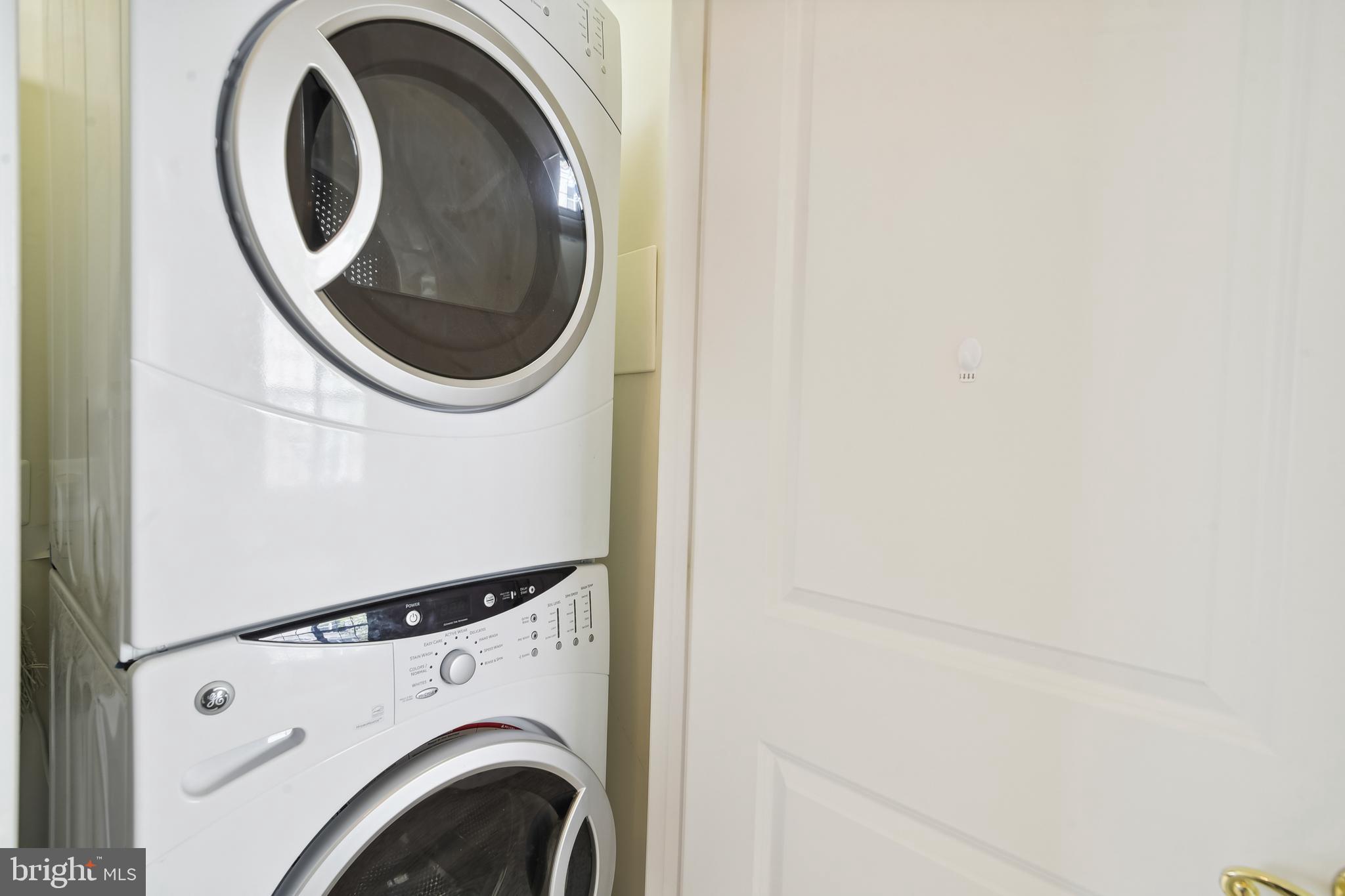 FOUR SEASONS - Residential