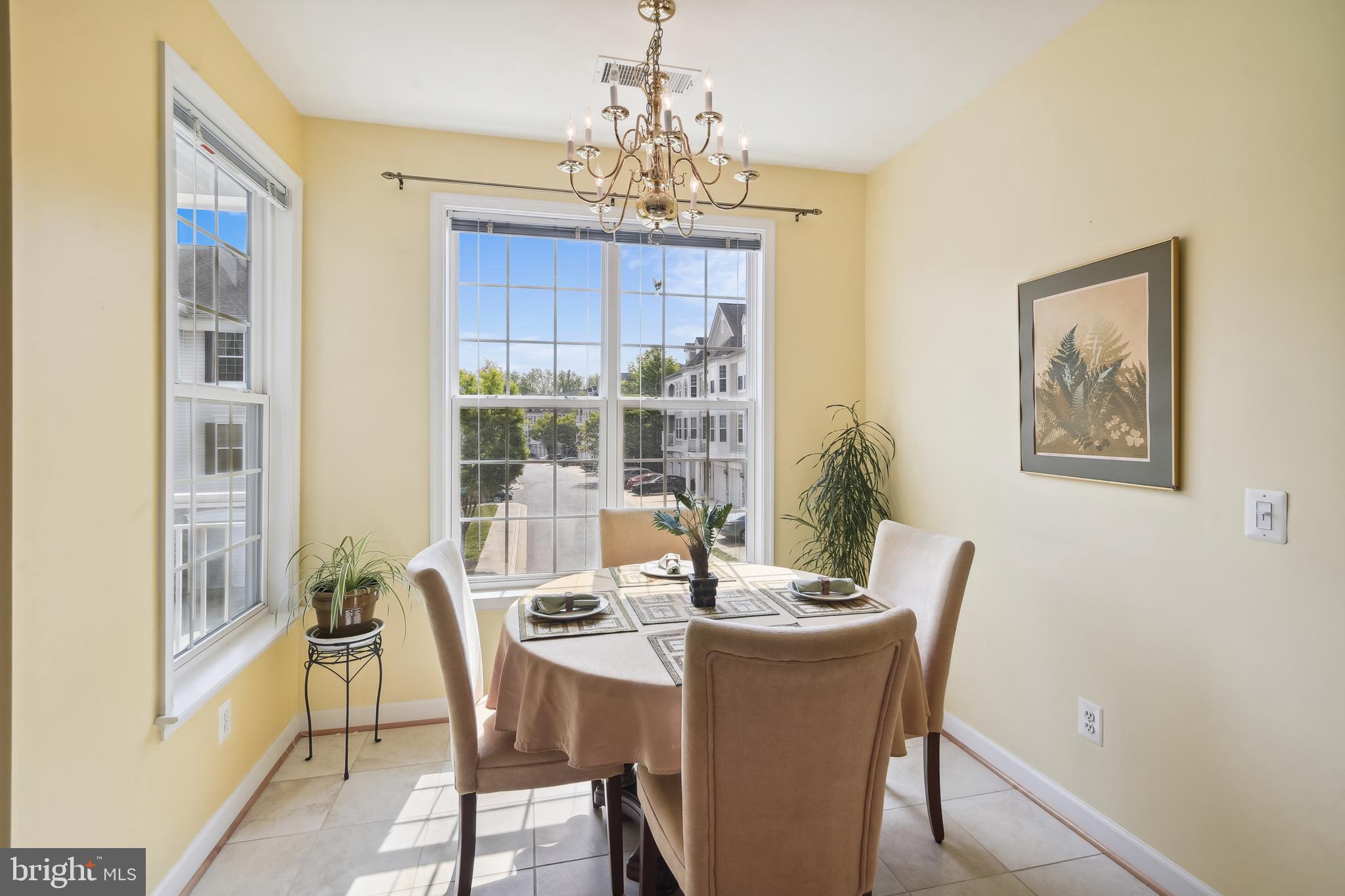 FOUR SEASONS - Residential