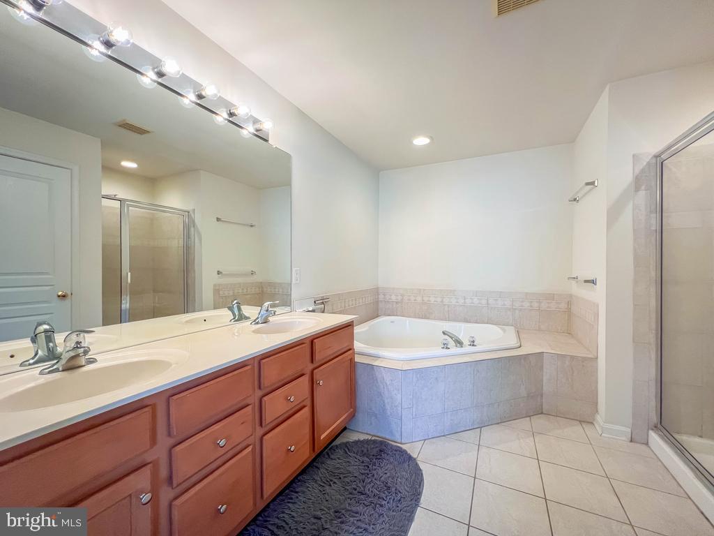 DOYLESTOWN STATION - Residential