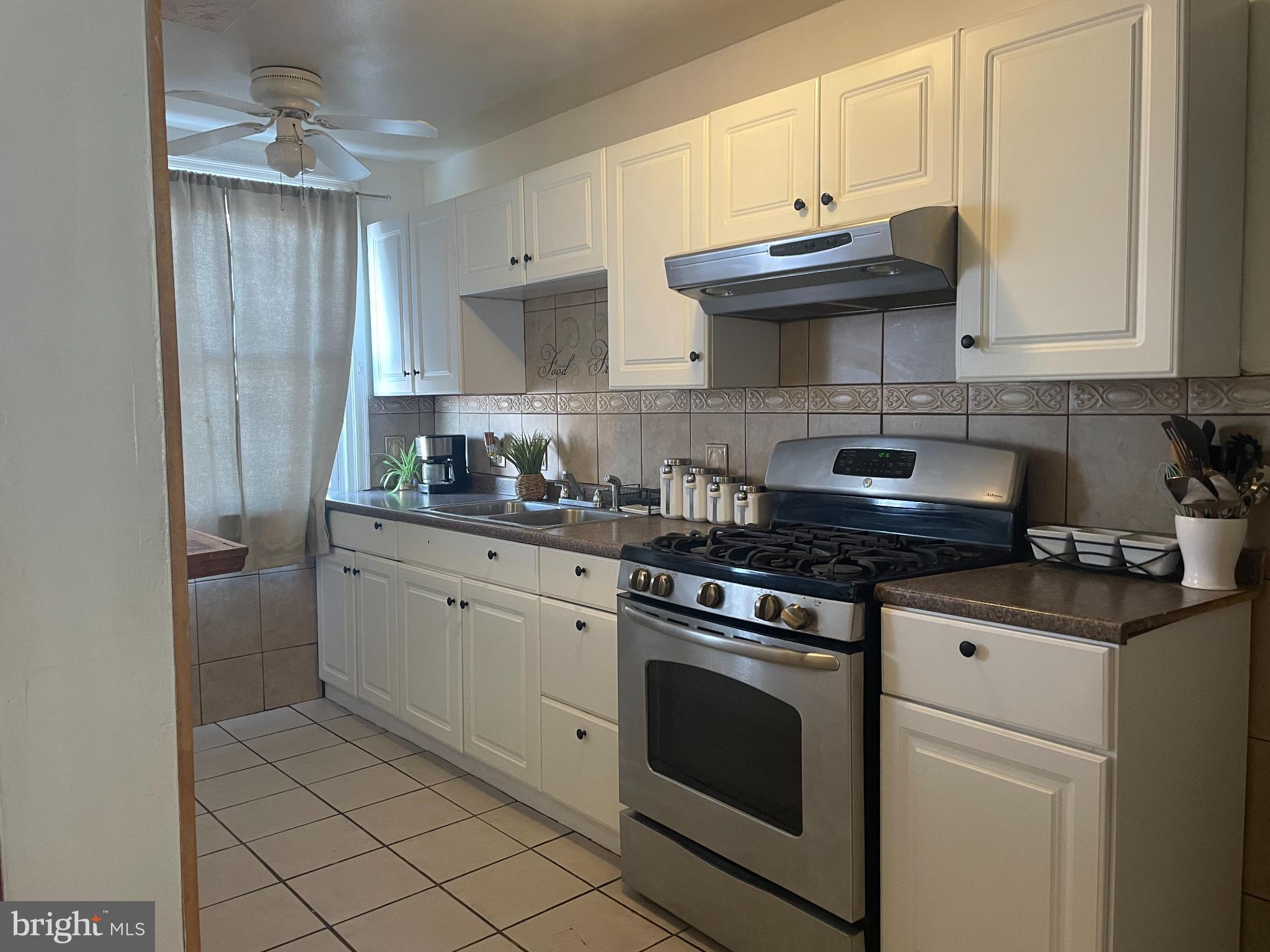 LAWNDALE - Residential