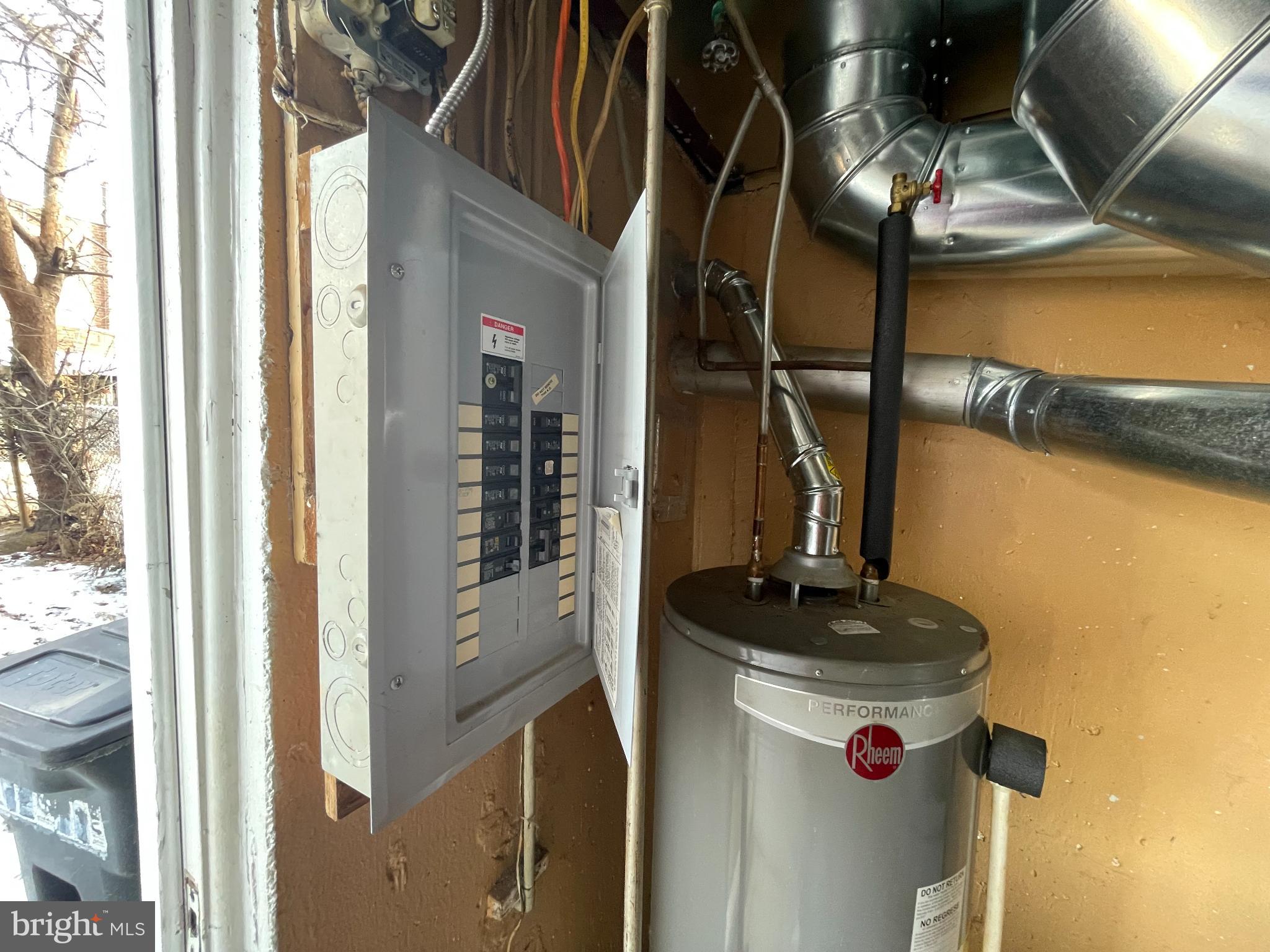 LAWNDALE - Residential