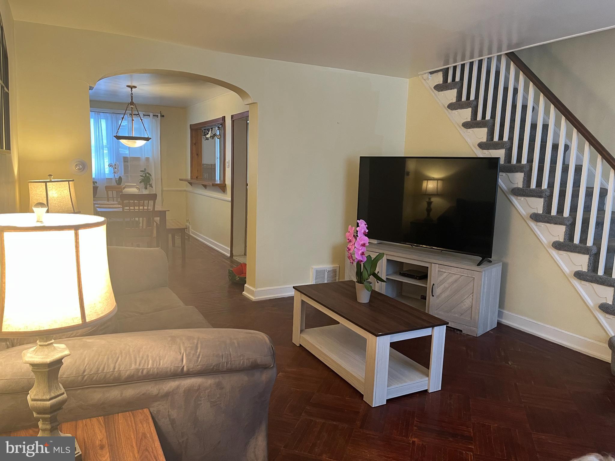 LAWNDALE - Residential