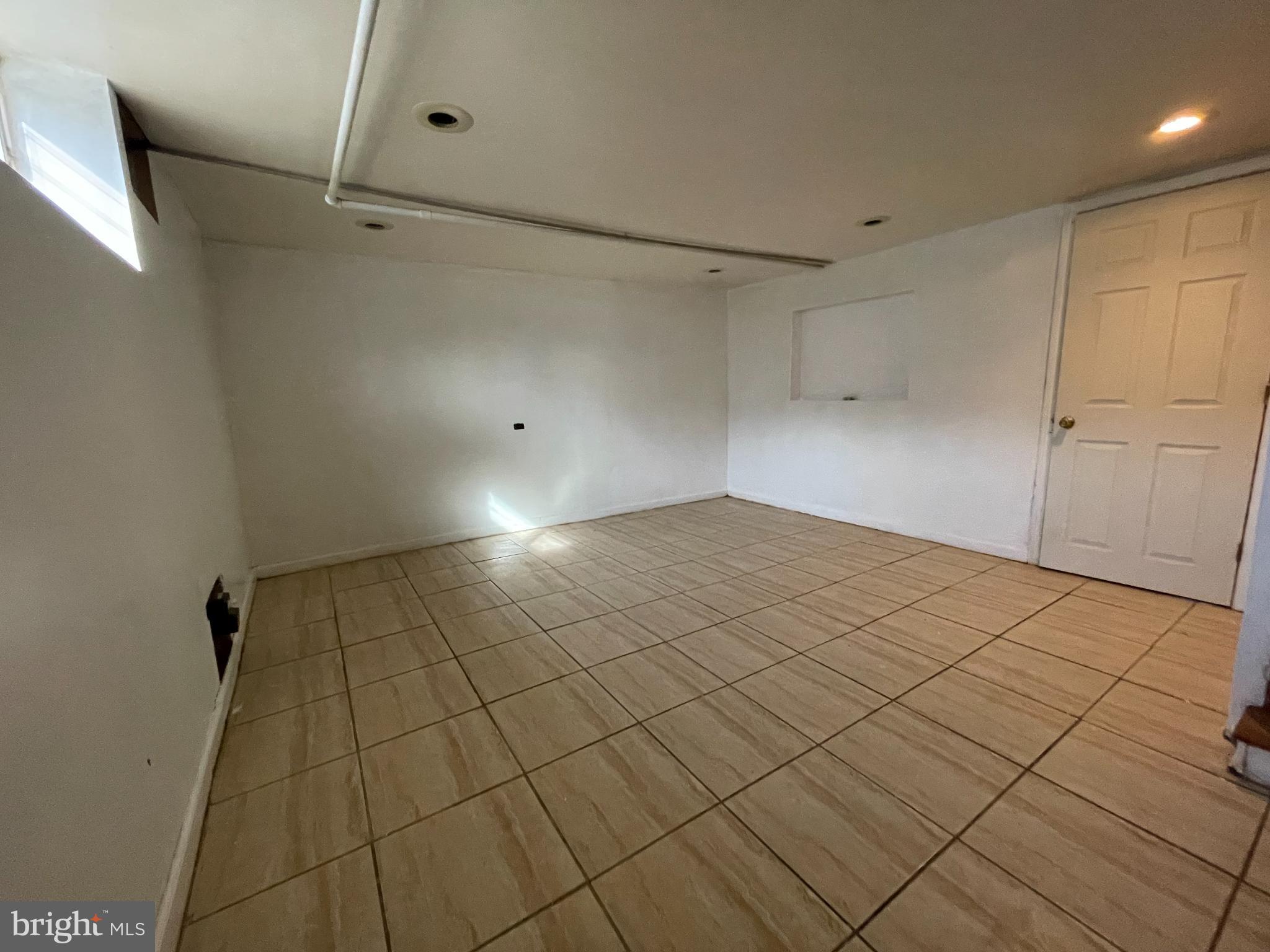 LAWNDALE - Residential