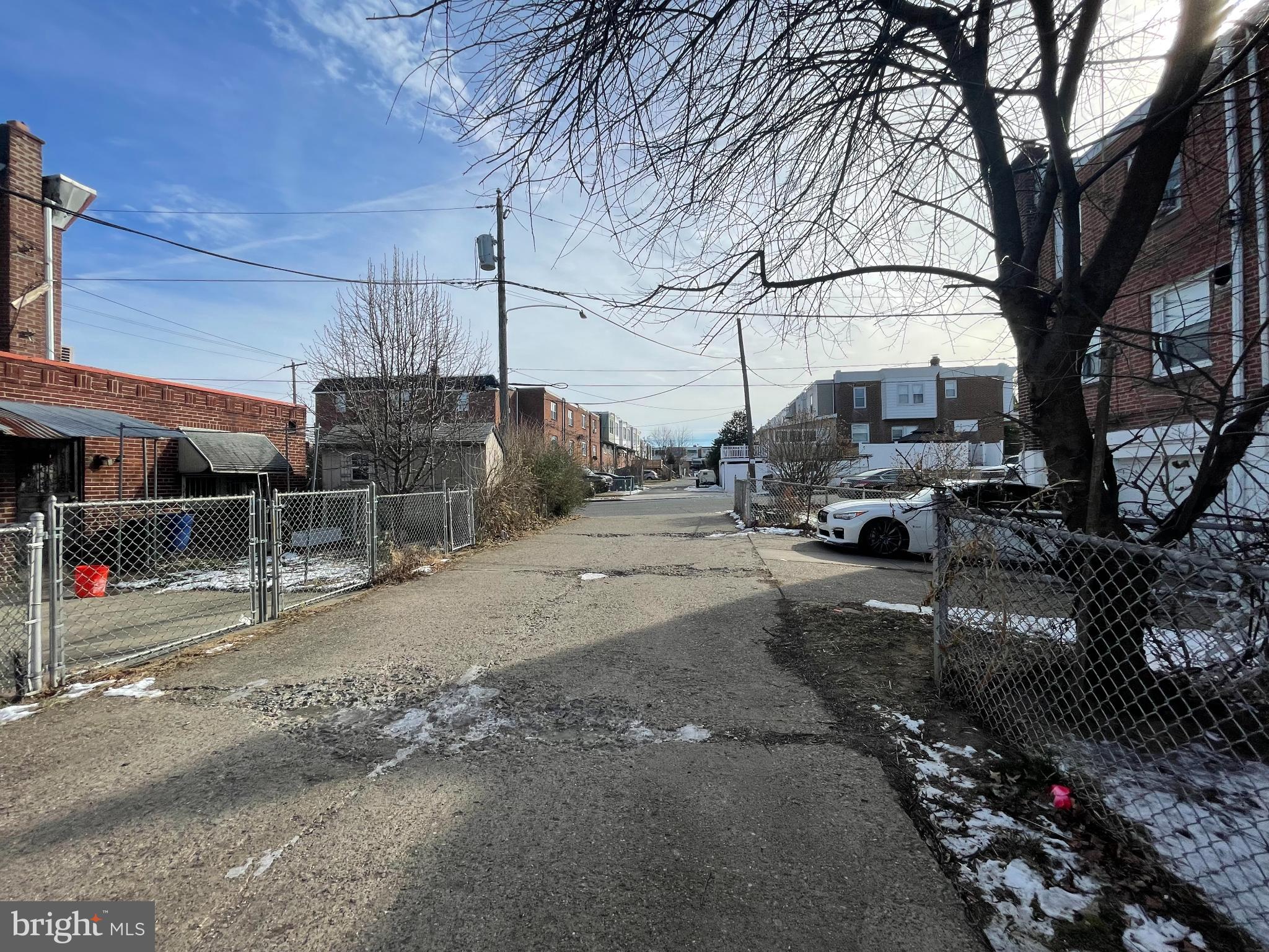 LAWNDALE - Residential