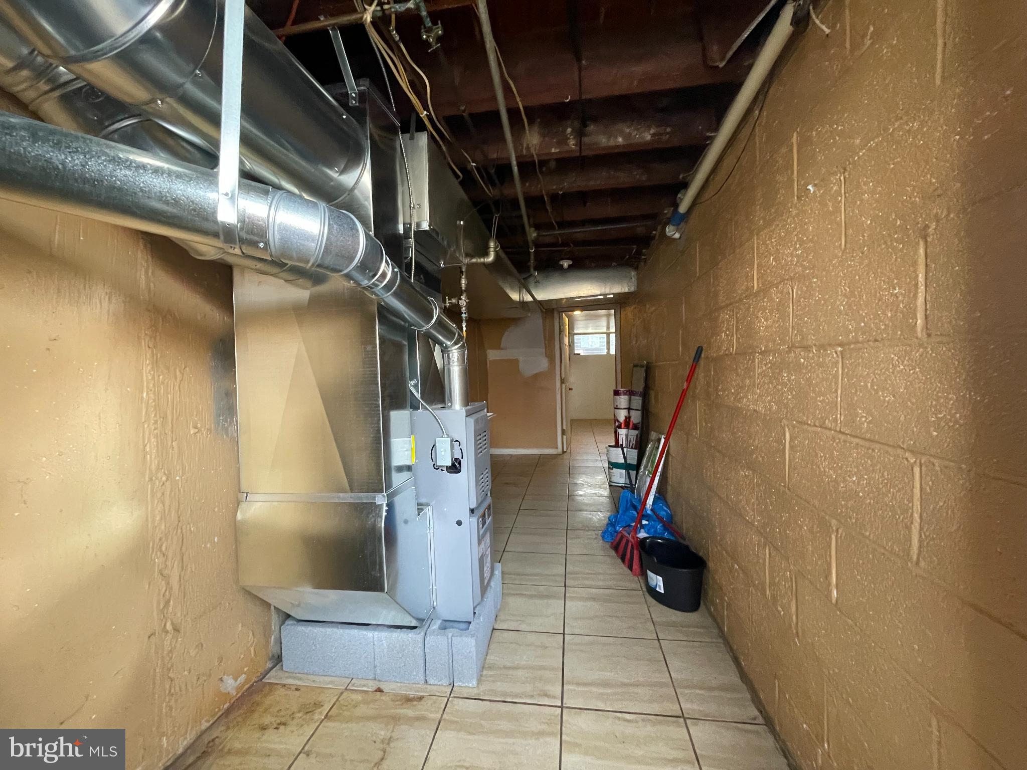 LAWNDALE - Residential