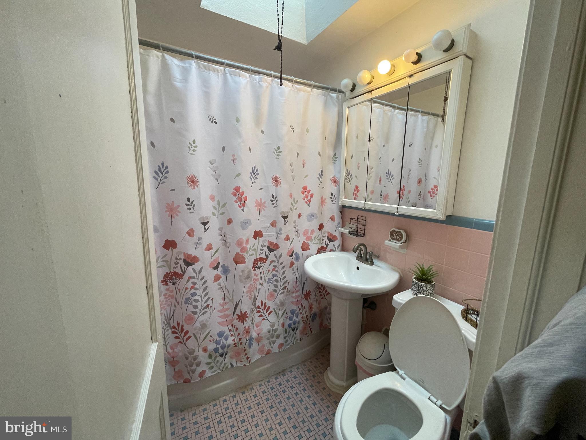 LAWNDALE - Residential