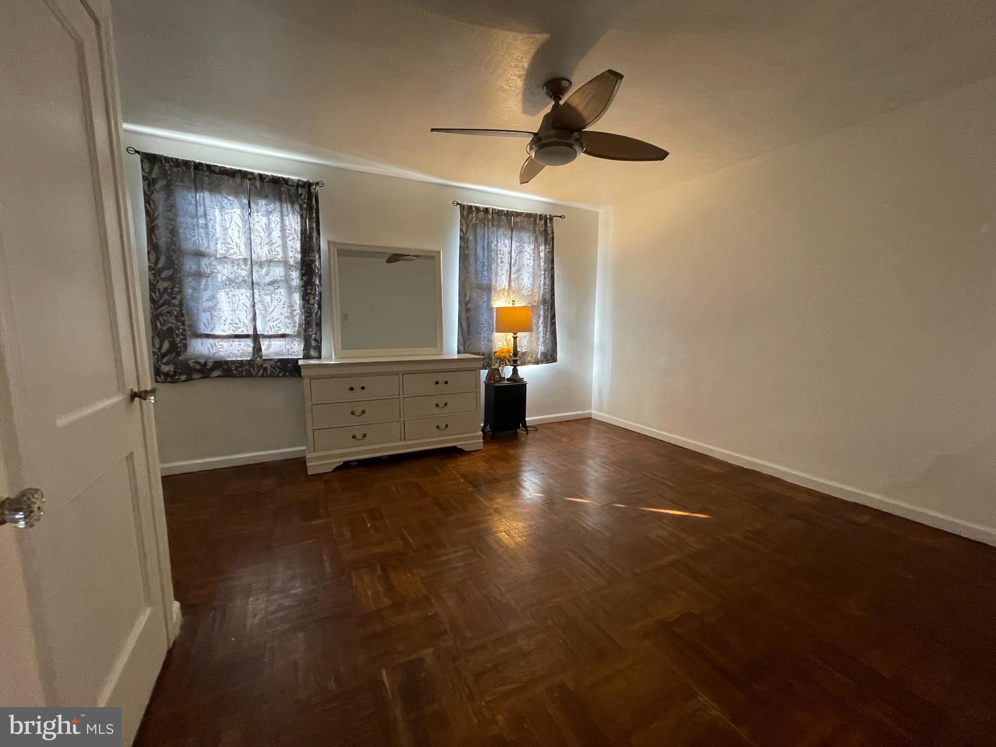 LAWNDALE - Residential