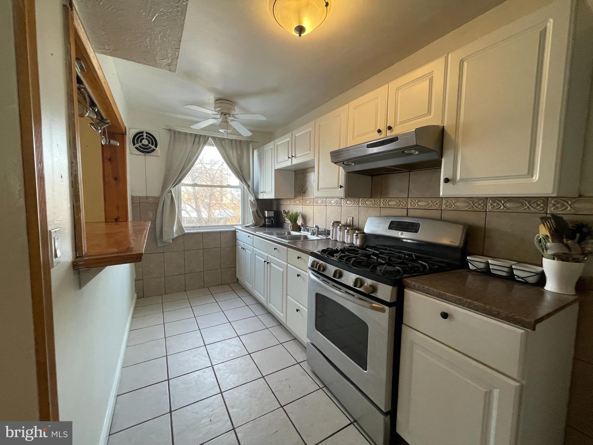 LAWNDALE - Residential