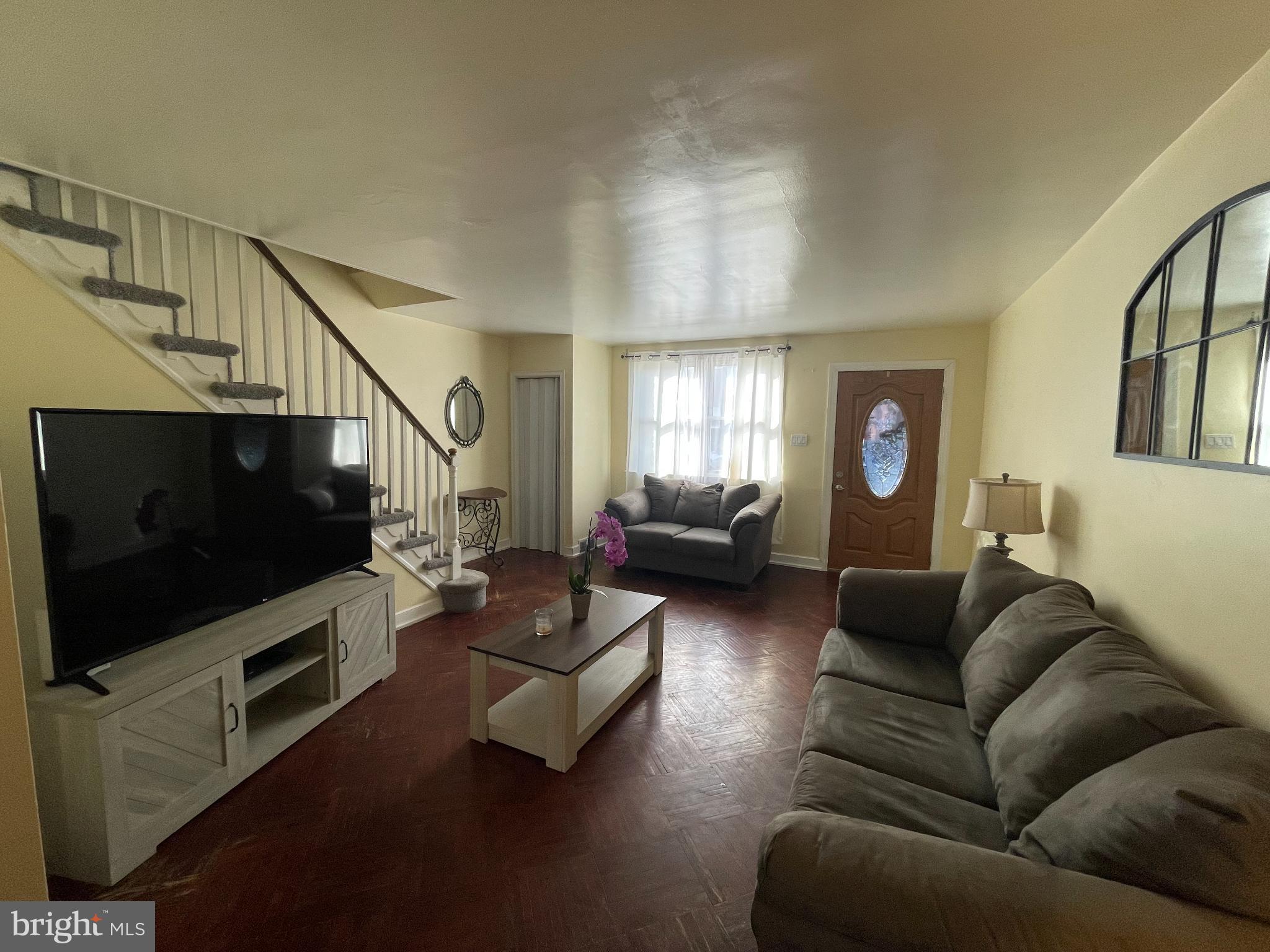 LAWNDALE - Residential