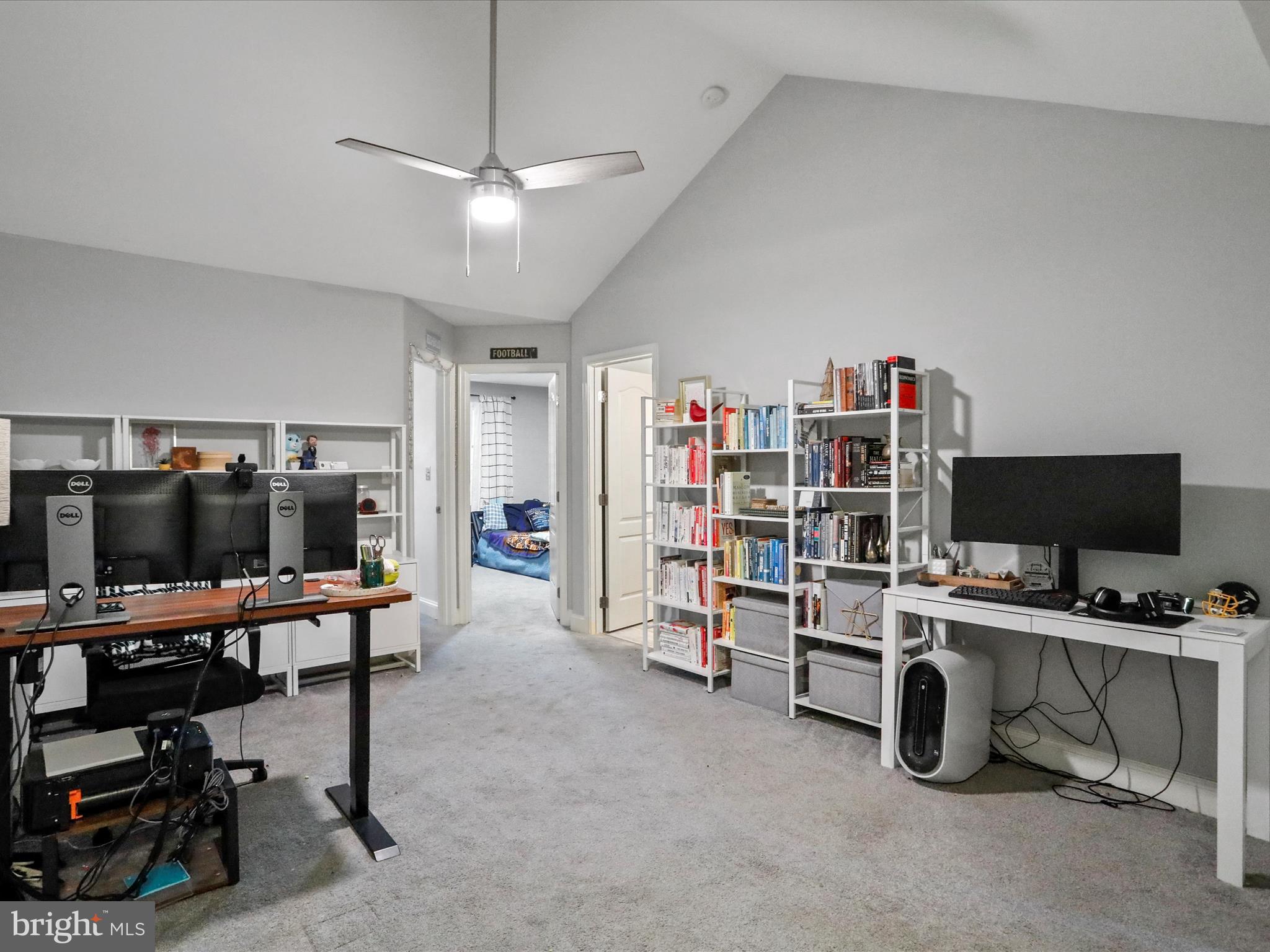 ROLLING HILLS ESTATES - Residential