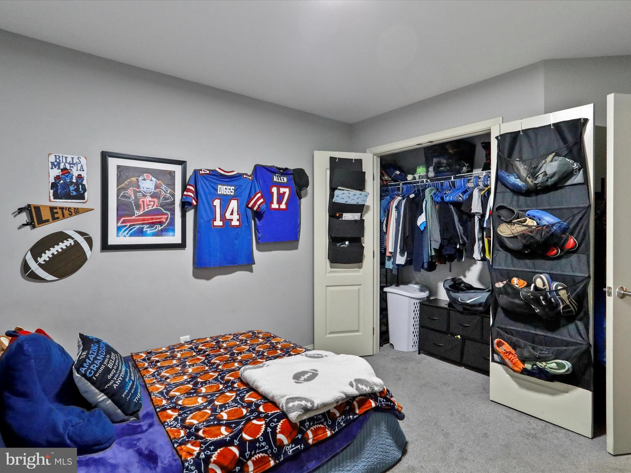 ROLLING HILLS ESTATES - Residential