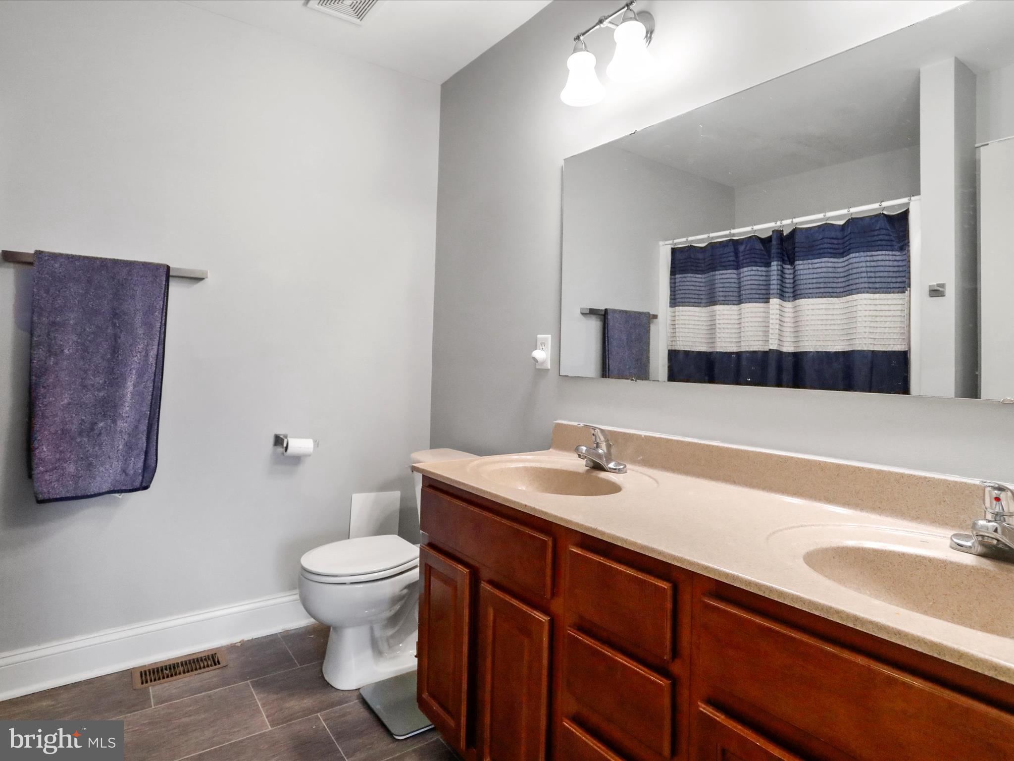 ROLLING HILLS ESTATES - Residential