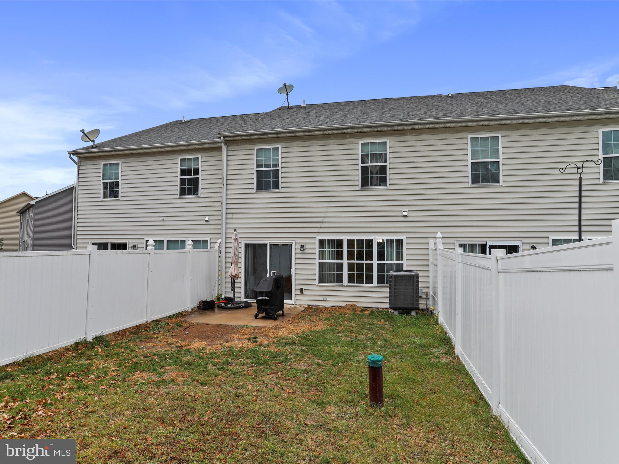 ROLLING HILLS ESTATES - Residential