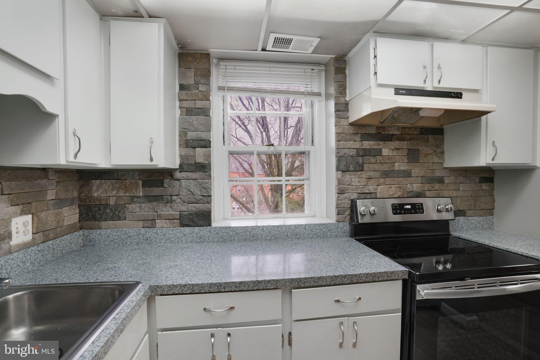 FAIRLINGTON VILLAGE - Residential