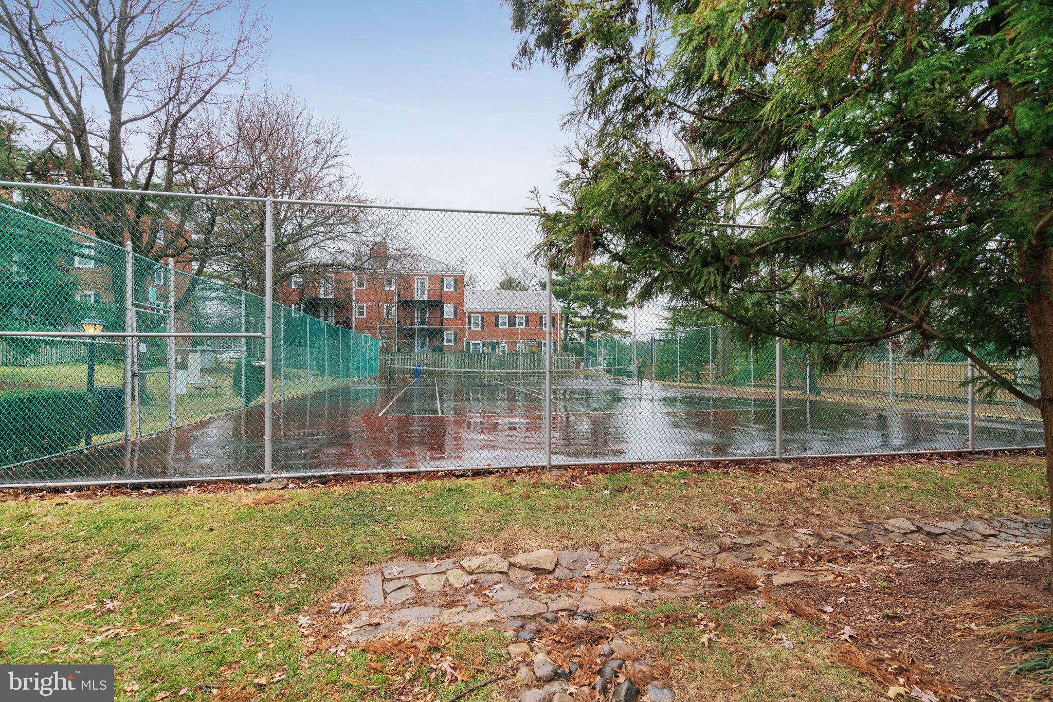 FAIRLINGTON VILLAGE - Residential