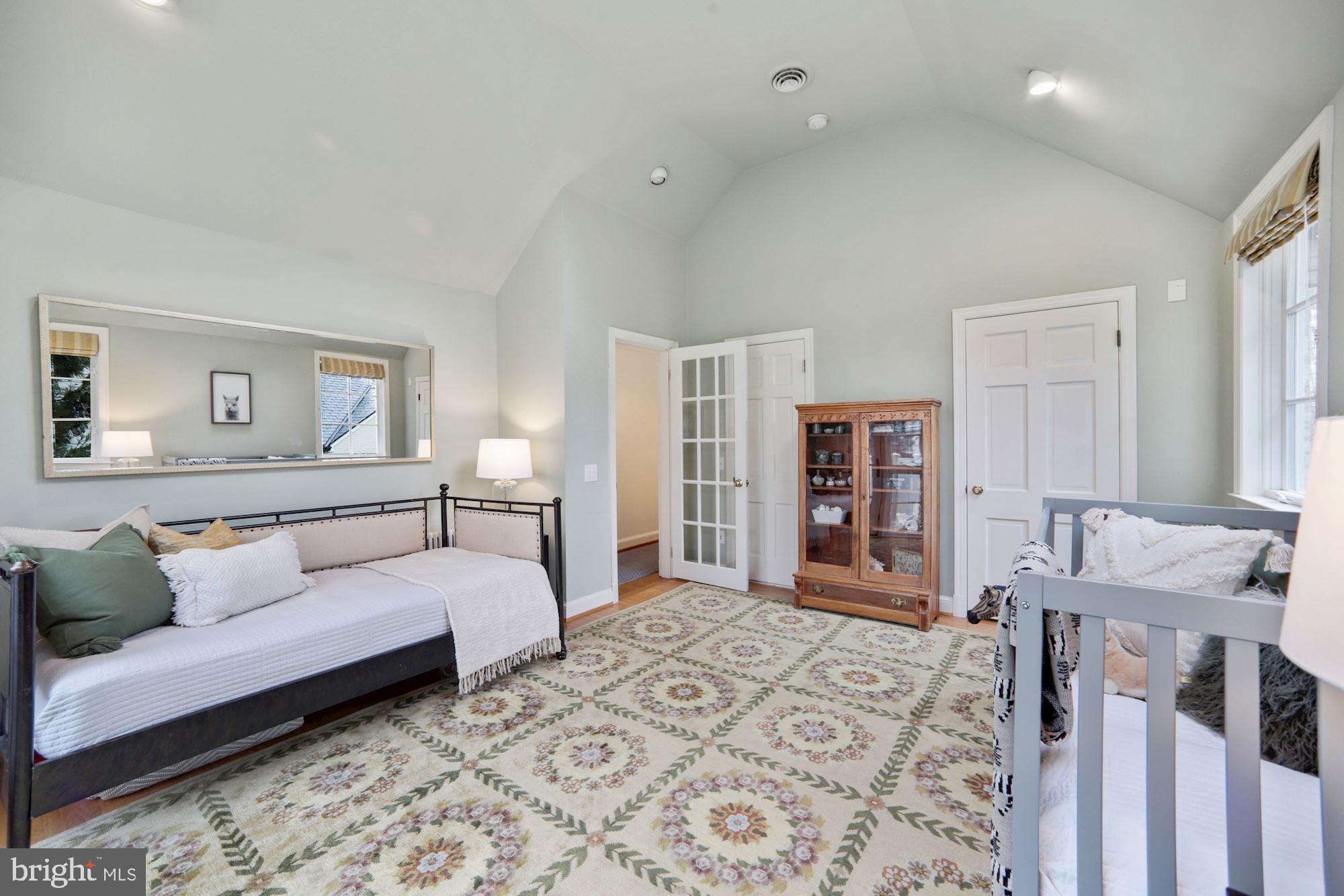 SPRING VALLEY - Residential