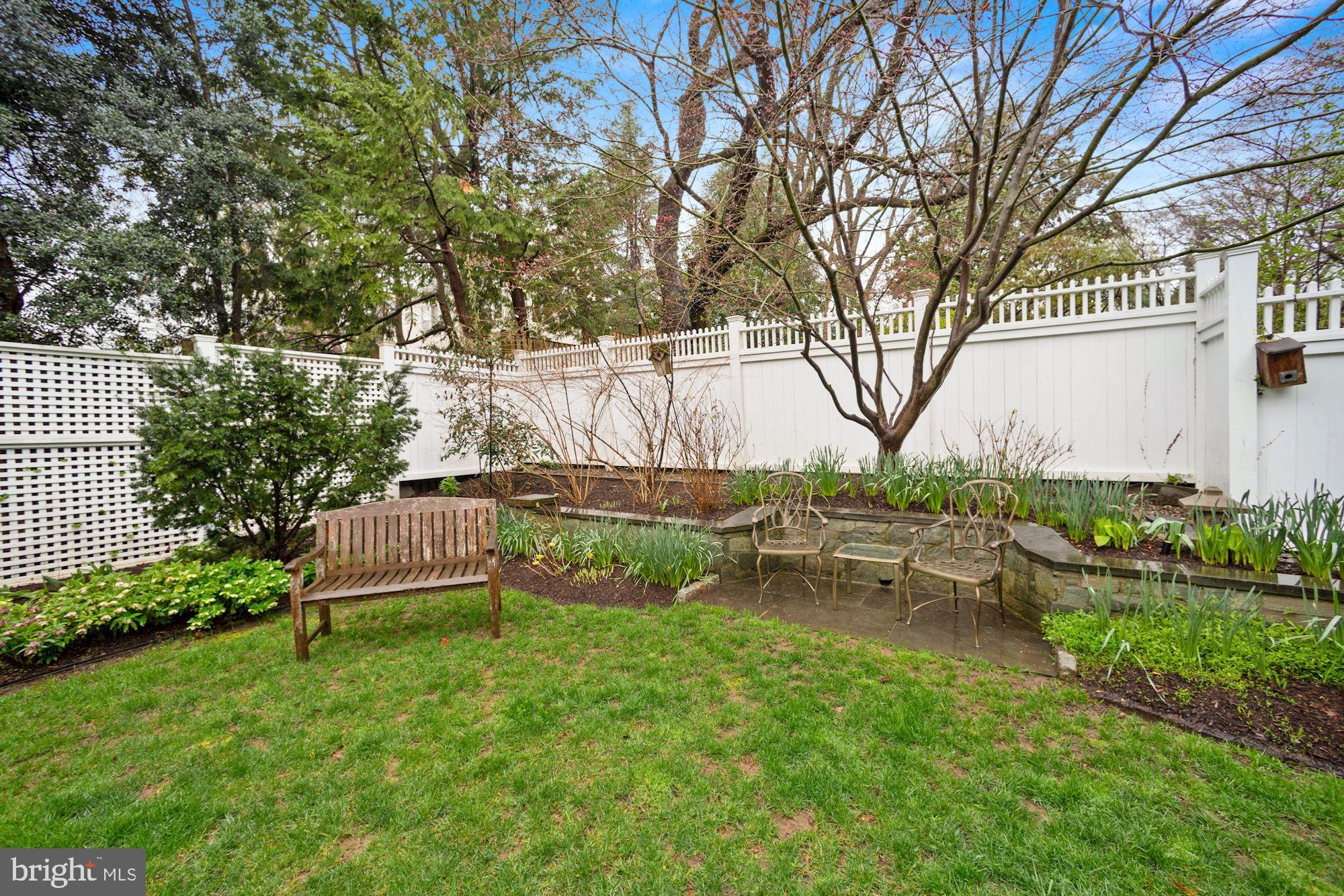 SPRING VALLEY - Residential