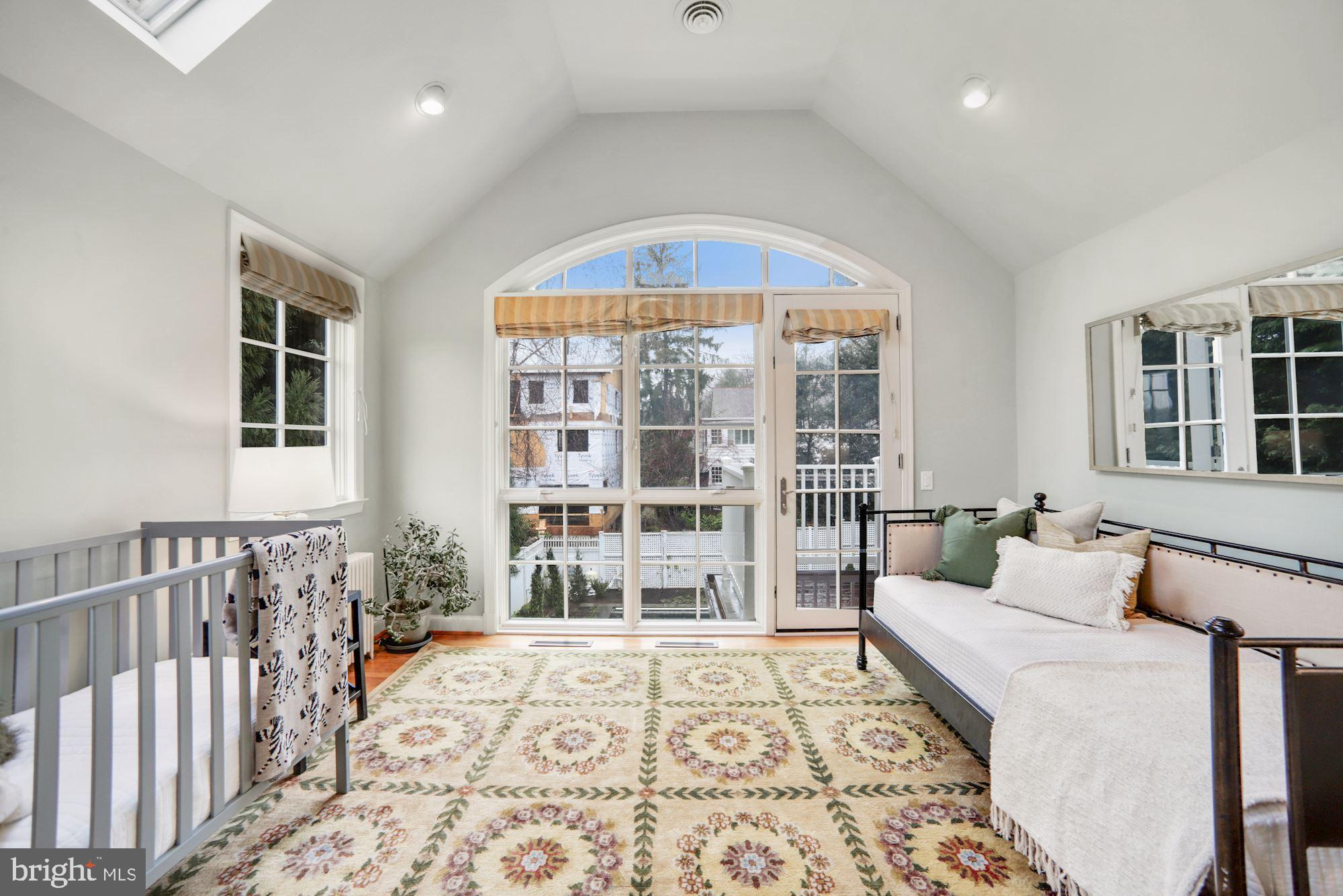 SPRING VALLEY - Residential