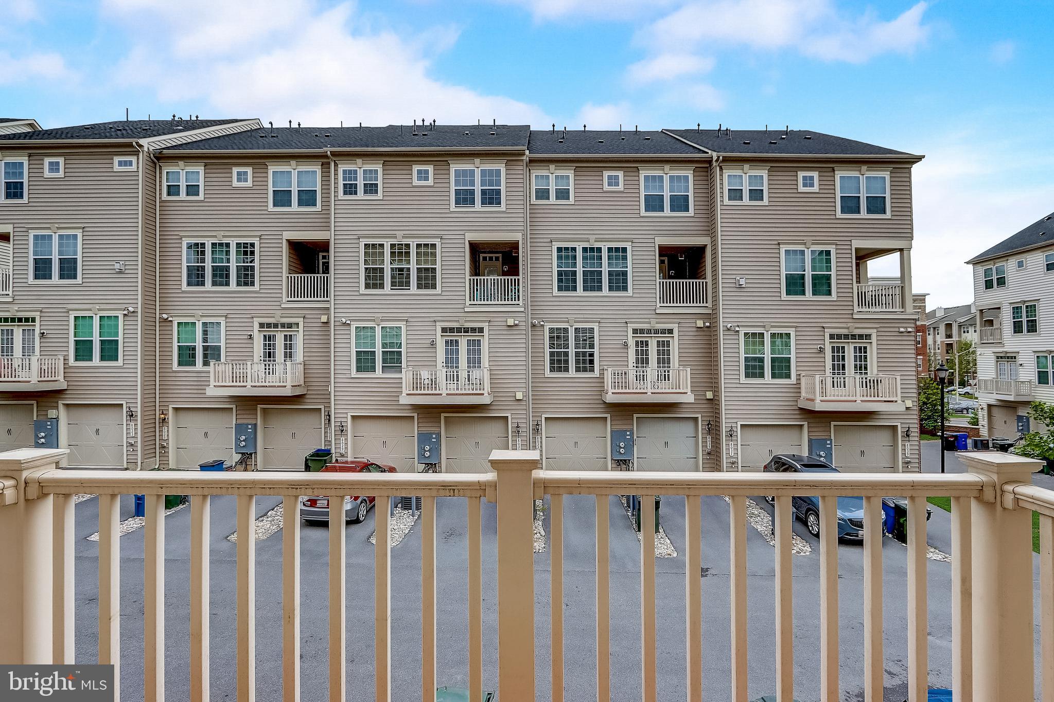 GREENBELT STATION - Residential