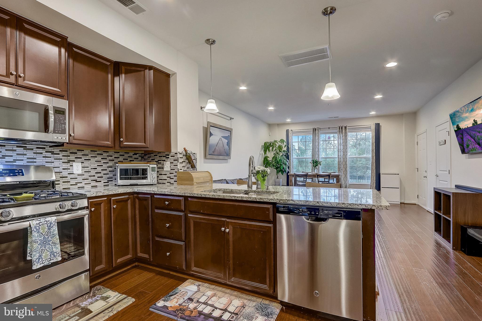 GREENBELT STATION - Residential