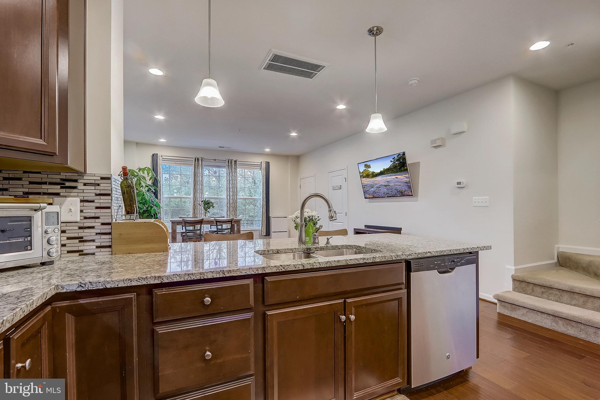 GREENBELT STATION - Residential