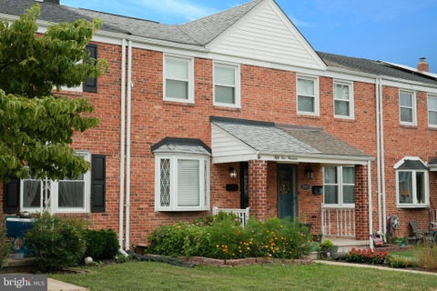 Townhouse For Sale - 5519 Highridge Street<br/> HALETHORPE, MD 21227