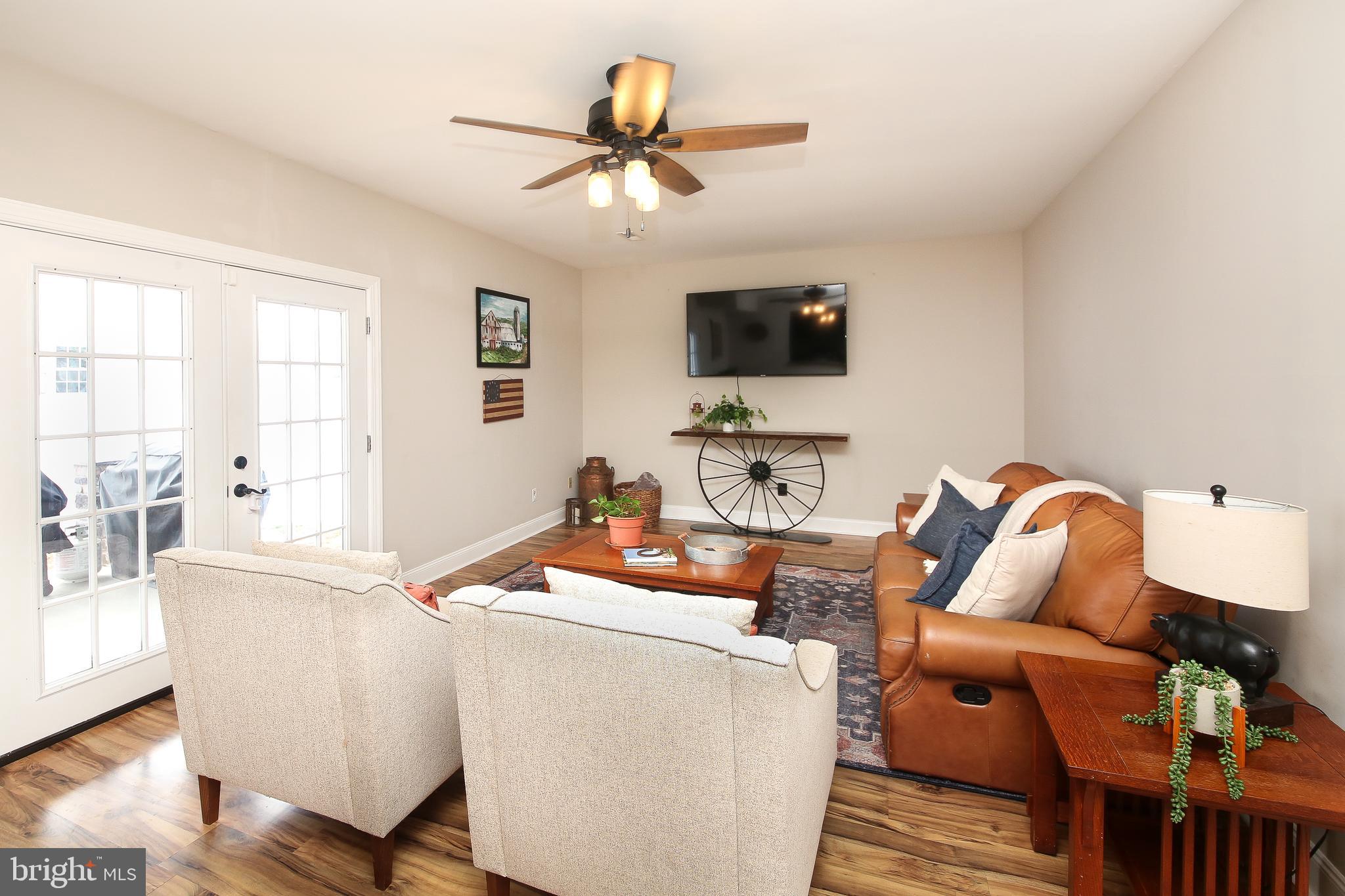 LEXINGTON FARMS - Residential