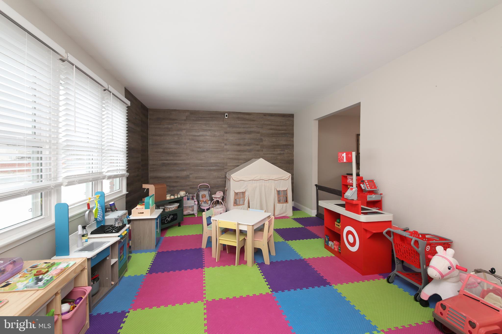 LEXINGTON FARMS - Residential