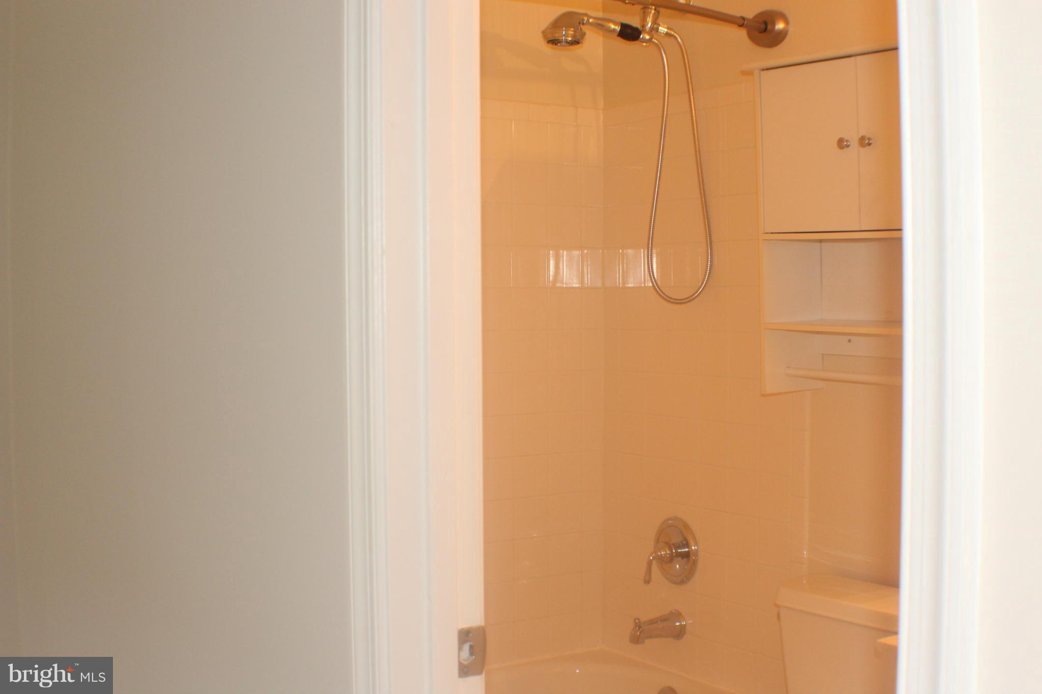 PRINCE WILLIAM COMMONS - Residential Lease