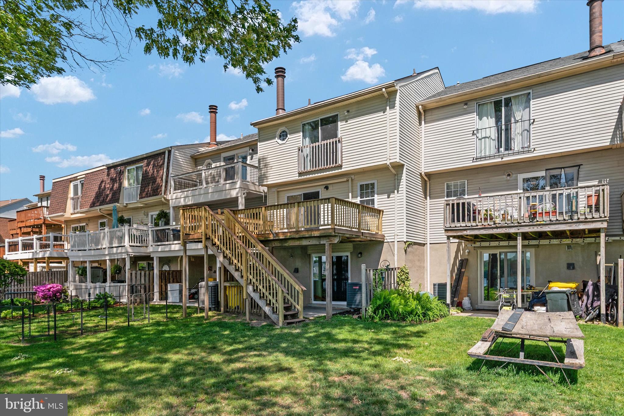 ELIZABETHS LANDING - Residential