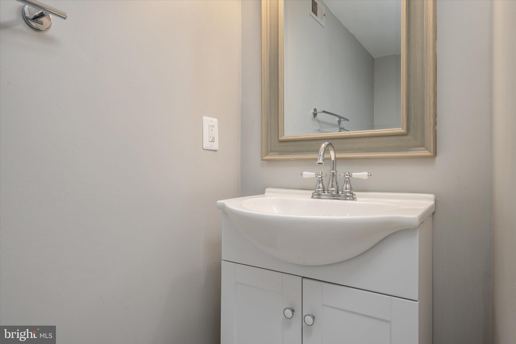 ELIZABETHS LANDING - Residential