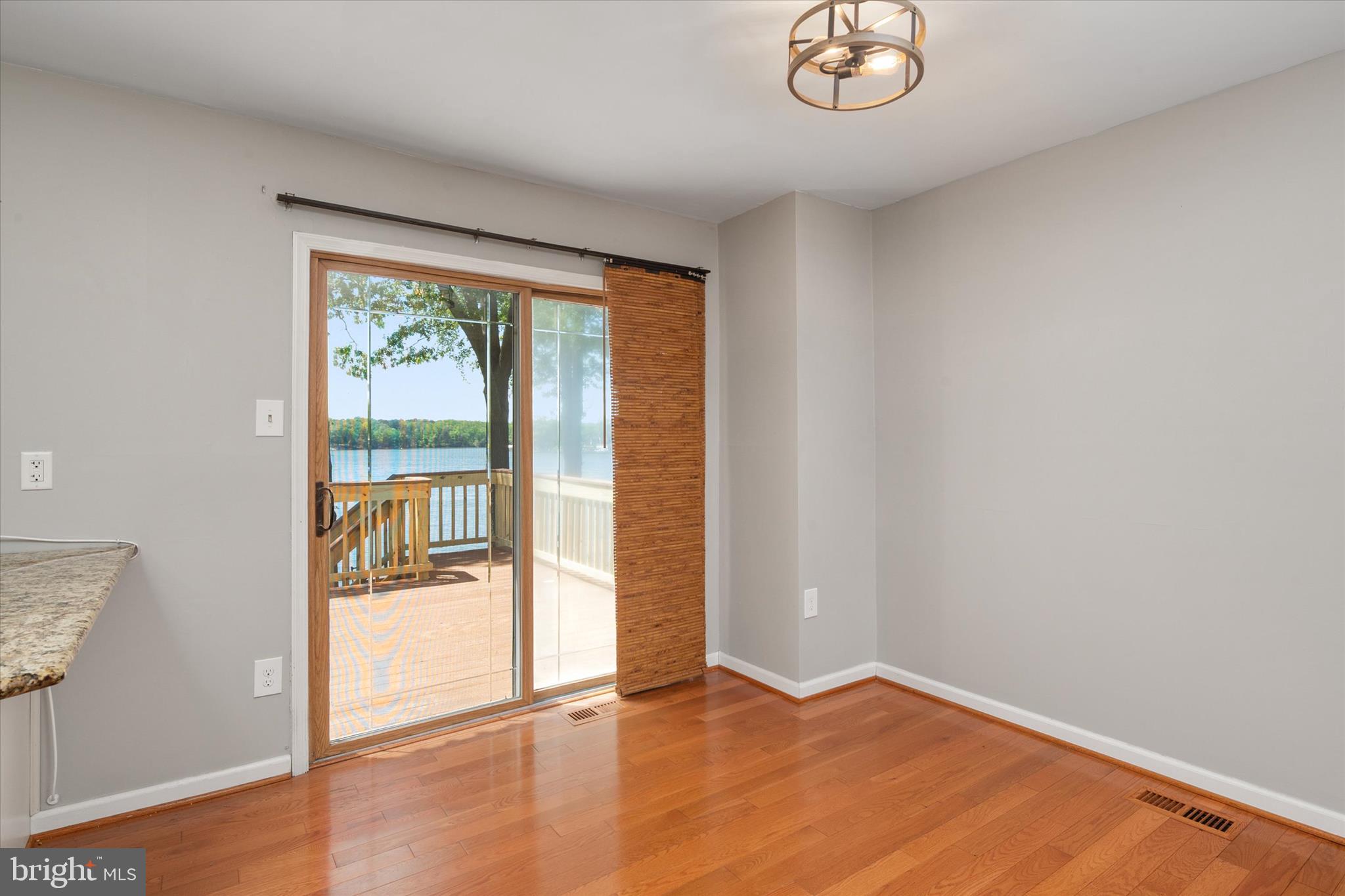 ELIZABETHS LANDING - Residential
