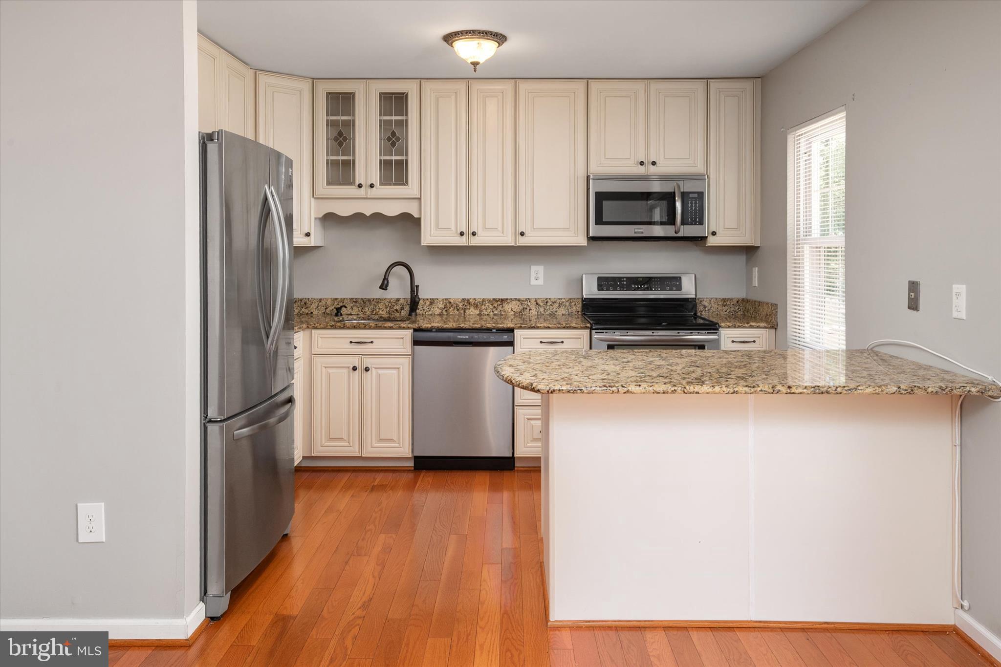 ELIZABETHS LANDING - Residential