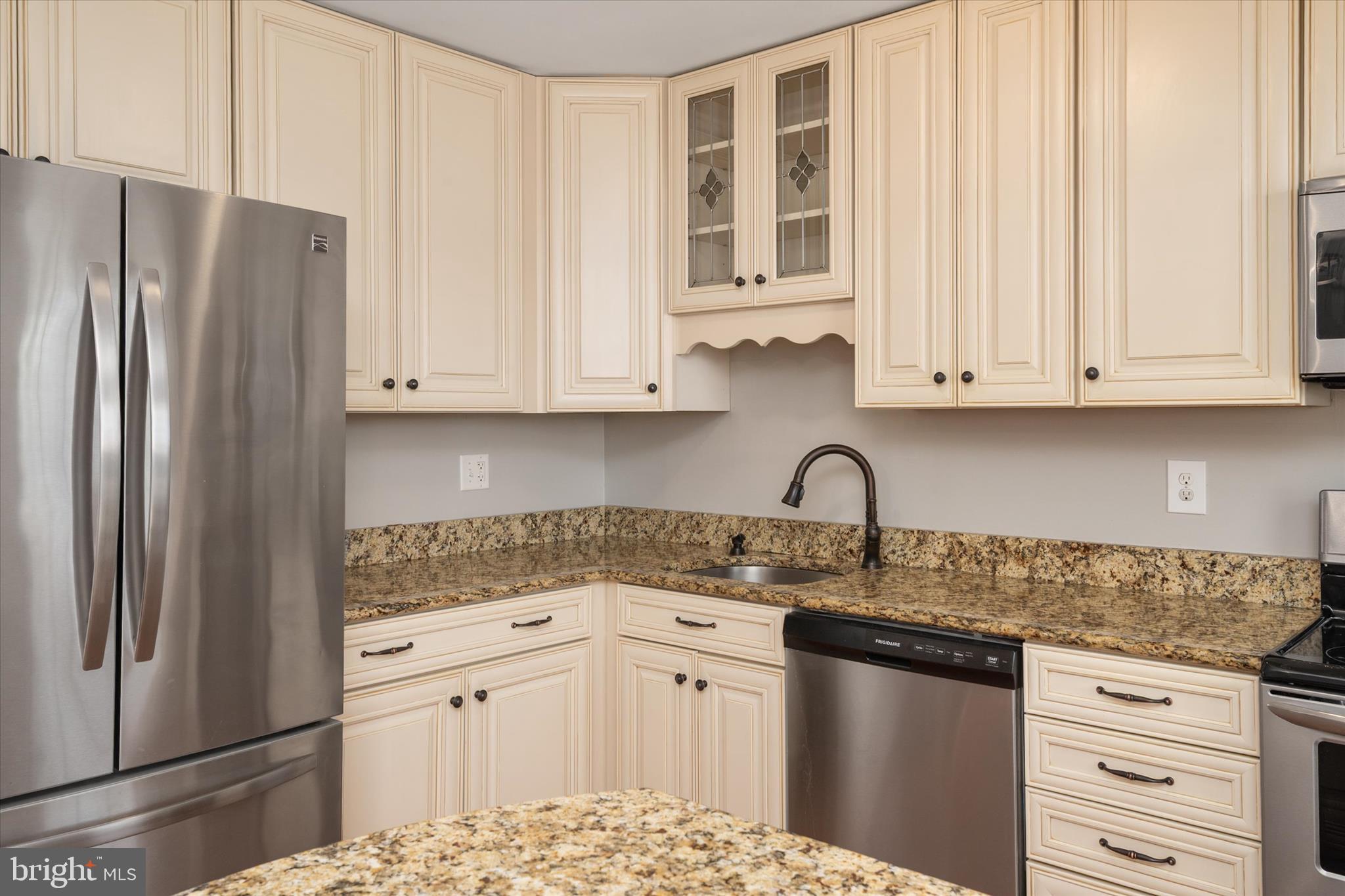 ELIZABETHS LANDING - Residential