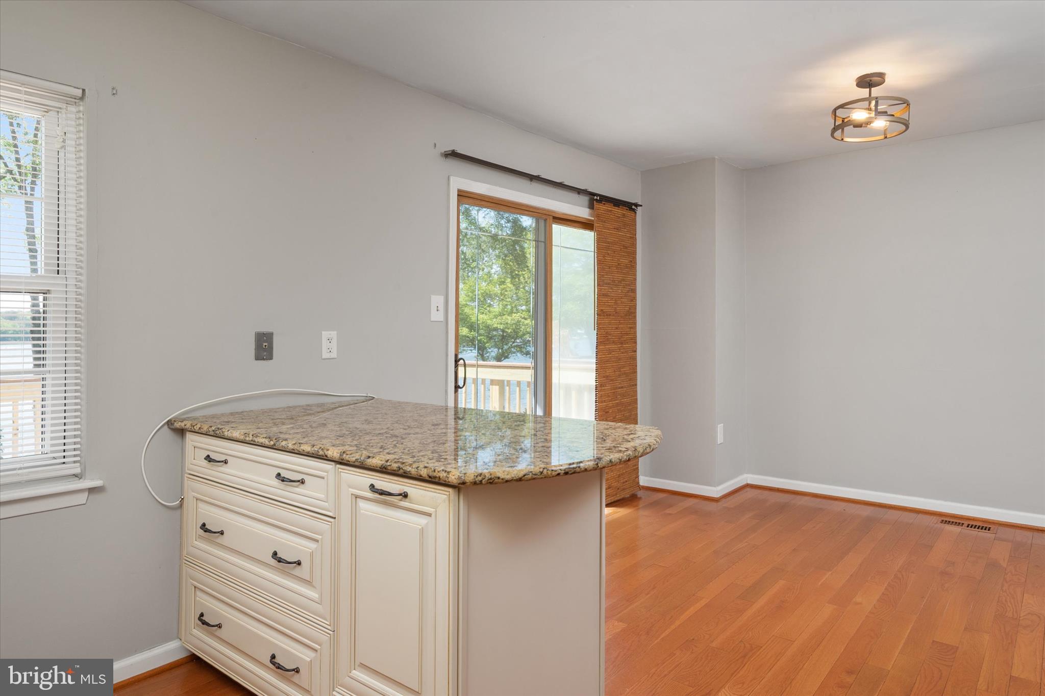 ELIZABETHS LANDING - Residential