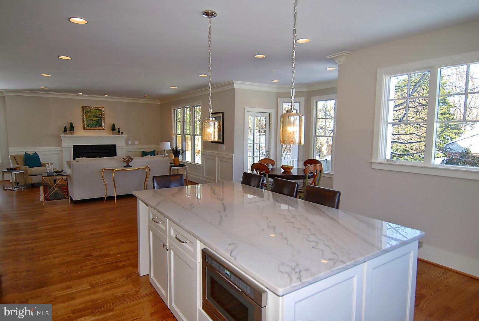 WILLIAMSBURG VILLAGE - Residential