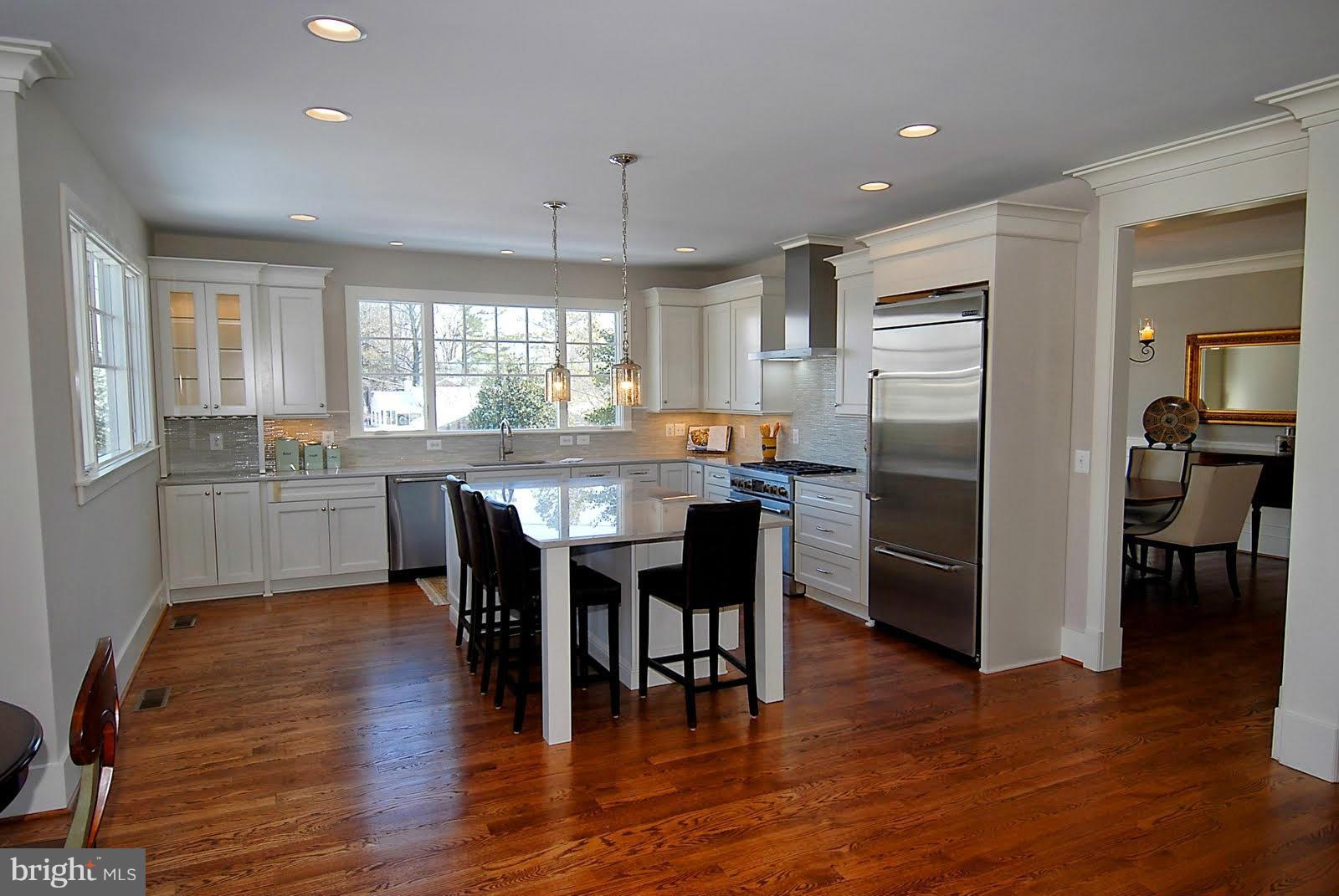 WILLIAMSBURG VILLAGE - Residential