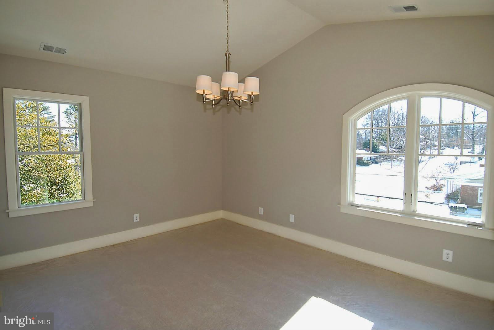 WILLIAMSBURG VILLAGE - Residential