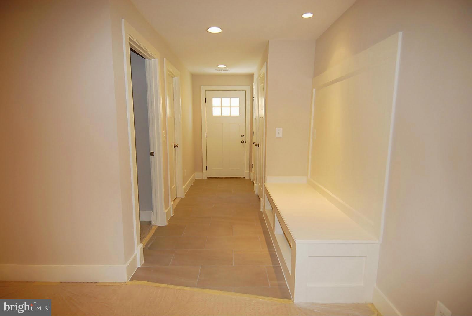 WILLIAMSBURG VILLAGE - Residential