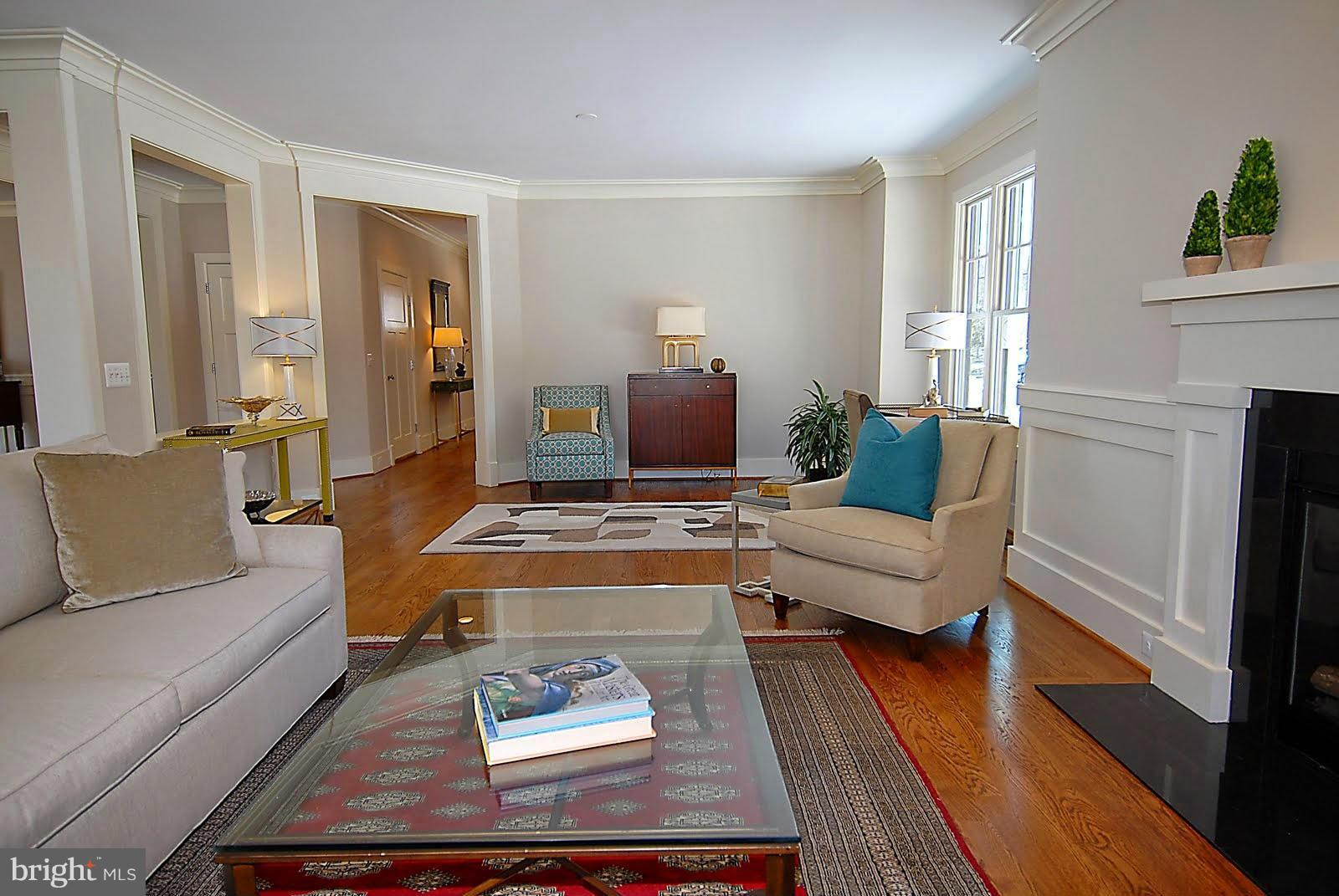 WILLIAMSBURG VILLAGE - Residential