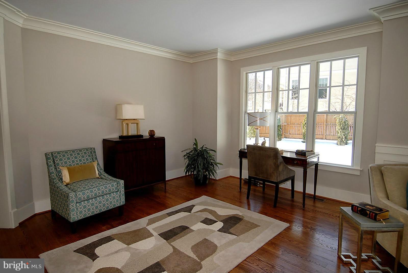 WILLIAMSBURG VILLAGE - Residential