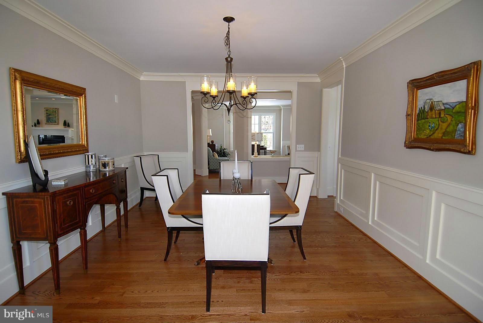 WILLIAMSBURG VILLAGE - Residential